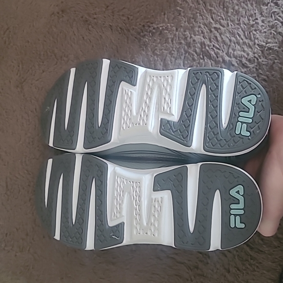 Fila soers womens running sneakers. - Picture 5 of 7